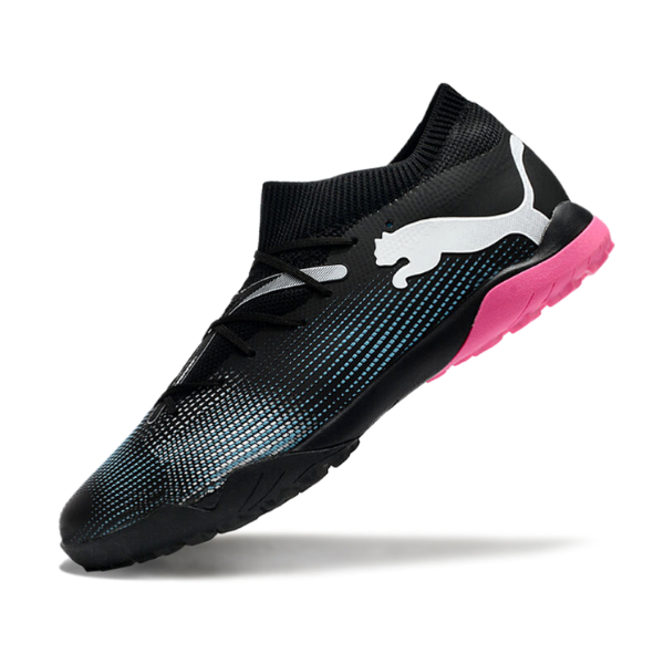 Chuteira Society Puma Future 7 TF Preta, Azul e Rosa - VENI Futebol