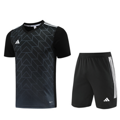 alt
Adidas-Set: Trikot + schwarze Shorts - VENI Futebol