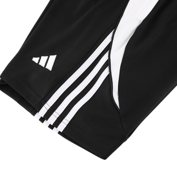 alt
Adidas-Set: schwarzes und weißes T-Shirt + Shorts - VENI Fußball