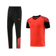 alt
Puma Set aus Trikot + Hose in Orange und Schwarz – VENI Fußball
