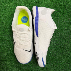Nike Reactgato White and Blue Indoor IC Football Boot Size 40 Eur