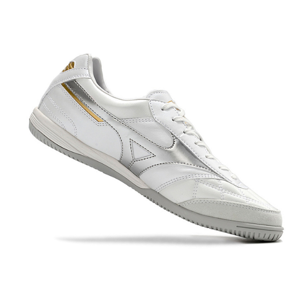 Chaussures de futsal Mizuno Morelia Sala Japan IC blanches et argentées - VENI Futebol
