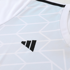 Conjunto Adidas T-Shirt + weiße Hose - VENI Fußball