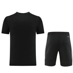 Adidas Set aus T-Shirt + schwarzen Shorts - VENI Fußball