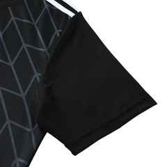 alt
Adidas-Set T-Shirt + schwarzer Short - VENI Fußball