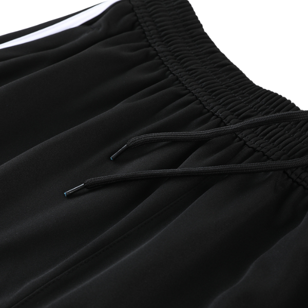 Adidas-Set: T-Shirt + schwarzer Short - VENI Fußball