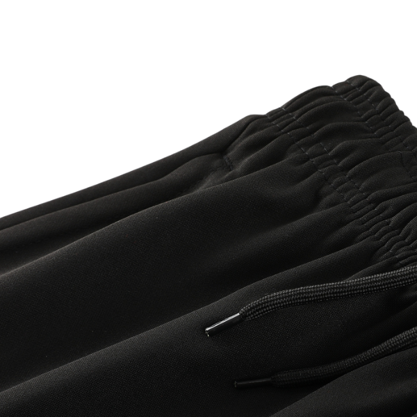 Puma Set: Trikot + schwarze und weiße Hose - VENI Fußball