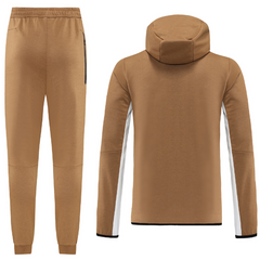 alt
Nike Tech-Fleece-Set für kalte Tage: Jacke + Hose in Braun und Weiß – VENI Futebol