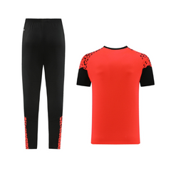 Puma Set aus T-Shirt + Hose in Orange und Schwarz - VENI Fußball